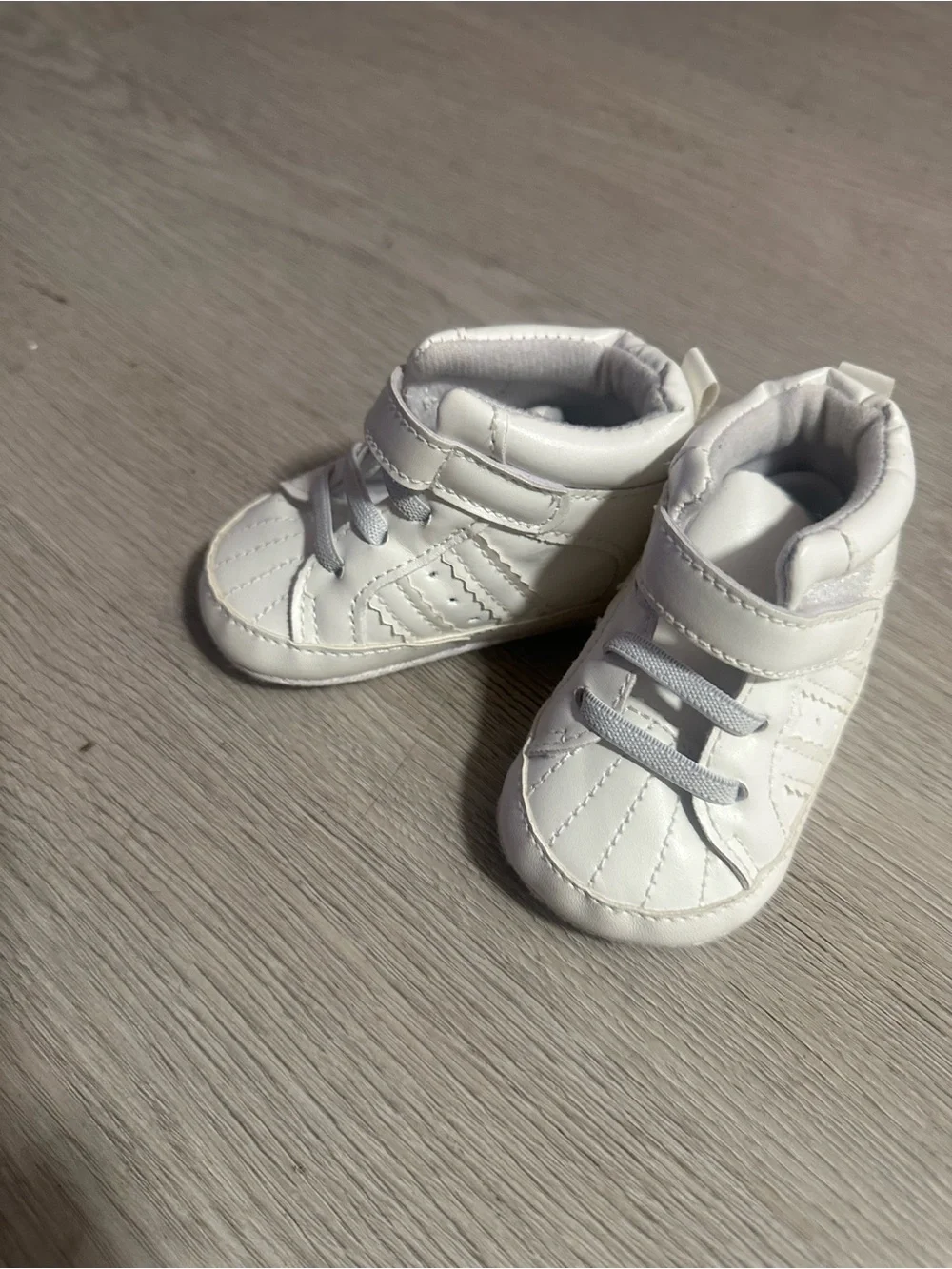 White baby' Velcro Sneakers - Classic Toddler Shoes